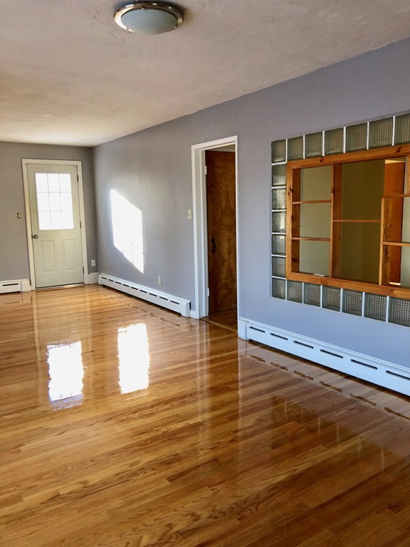 79 Prudential Road Worcester, MA 01606 - Photo 5 of 18 Gallery Image 5