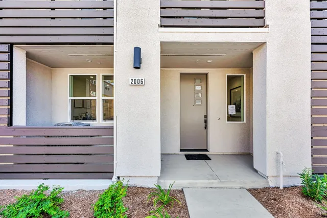 a view of house with entryway