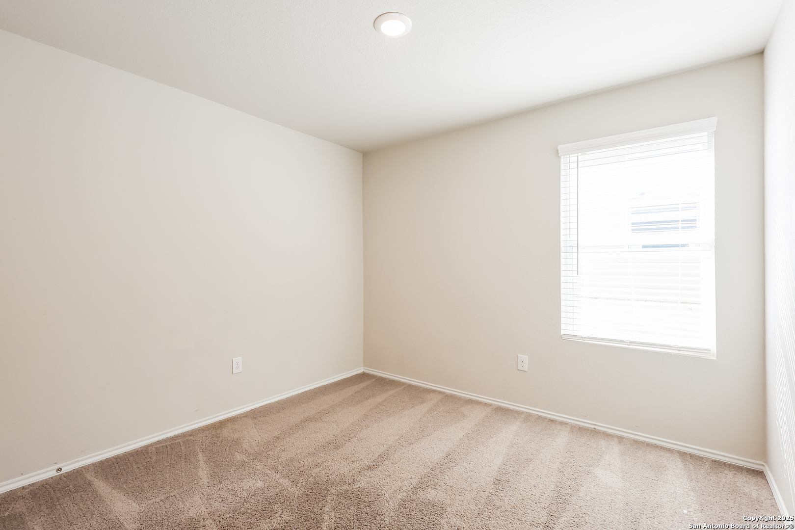 6419 Pickaxe Way San Antonio, TX 78252 - Photo 12 of 15