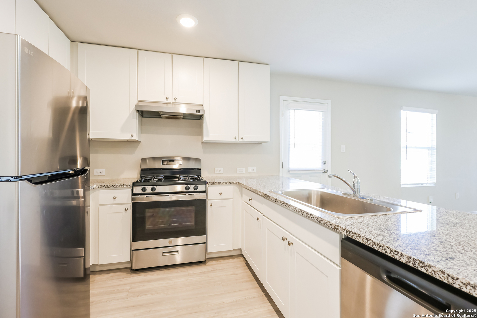 6419 Pickaxe Way San Antonio, TX 78252 - Photo 6 of 15