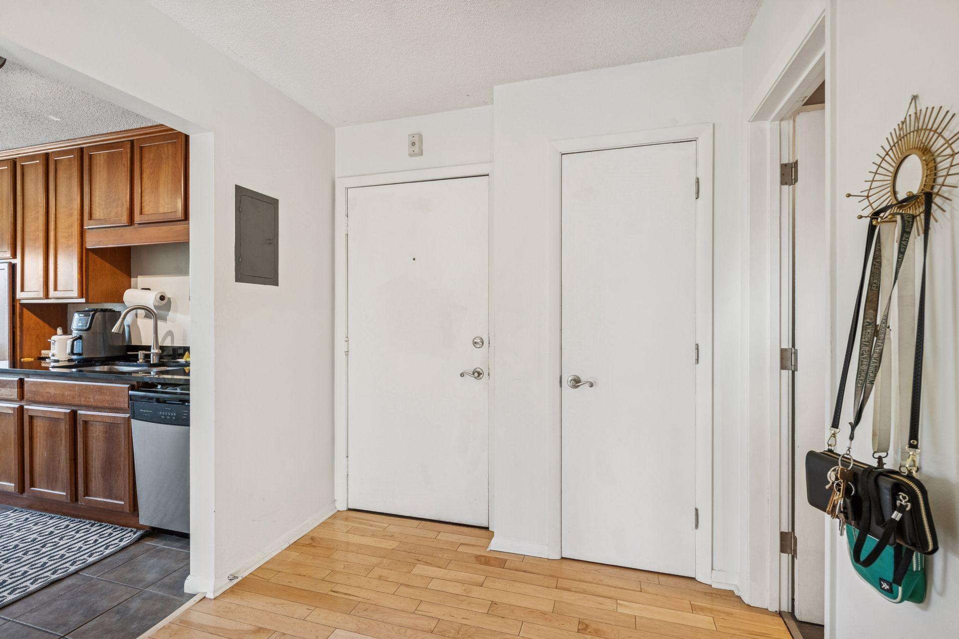 3446 Pleasant Avenue, Unit 7 Minneapolis, MN 55408 - Photo 4 of 25