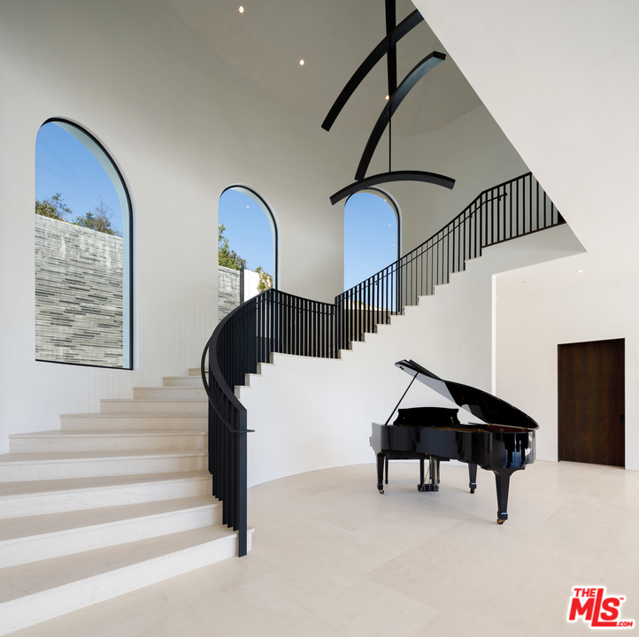 10697 Somma Way Los Angeles, CA 90077 - Photo 10 of 25 a view of entryway with a front door