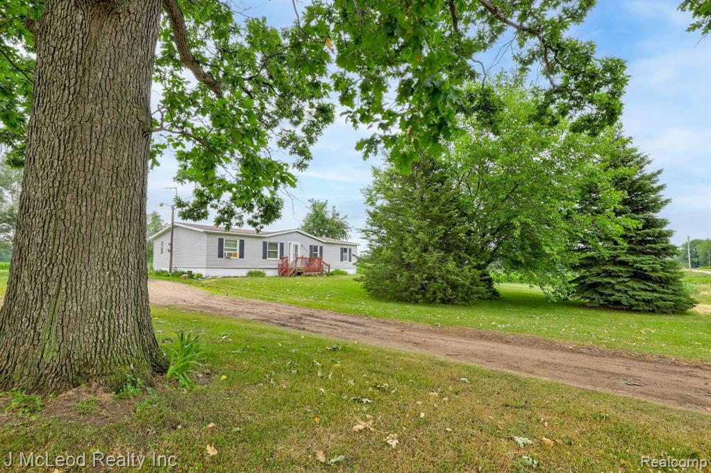 9213 Willard Road Millington, MI 48746 - Photo 3 of 39