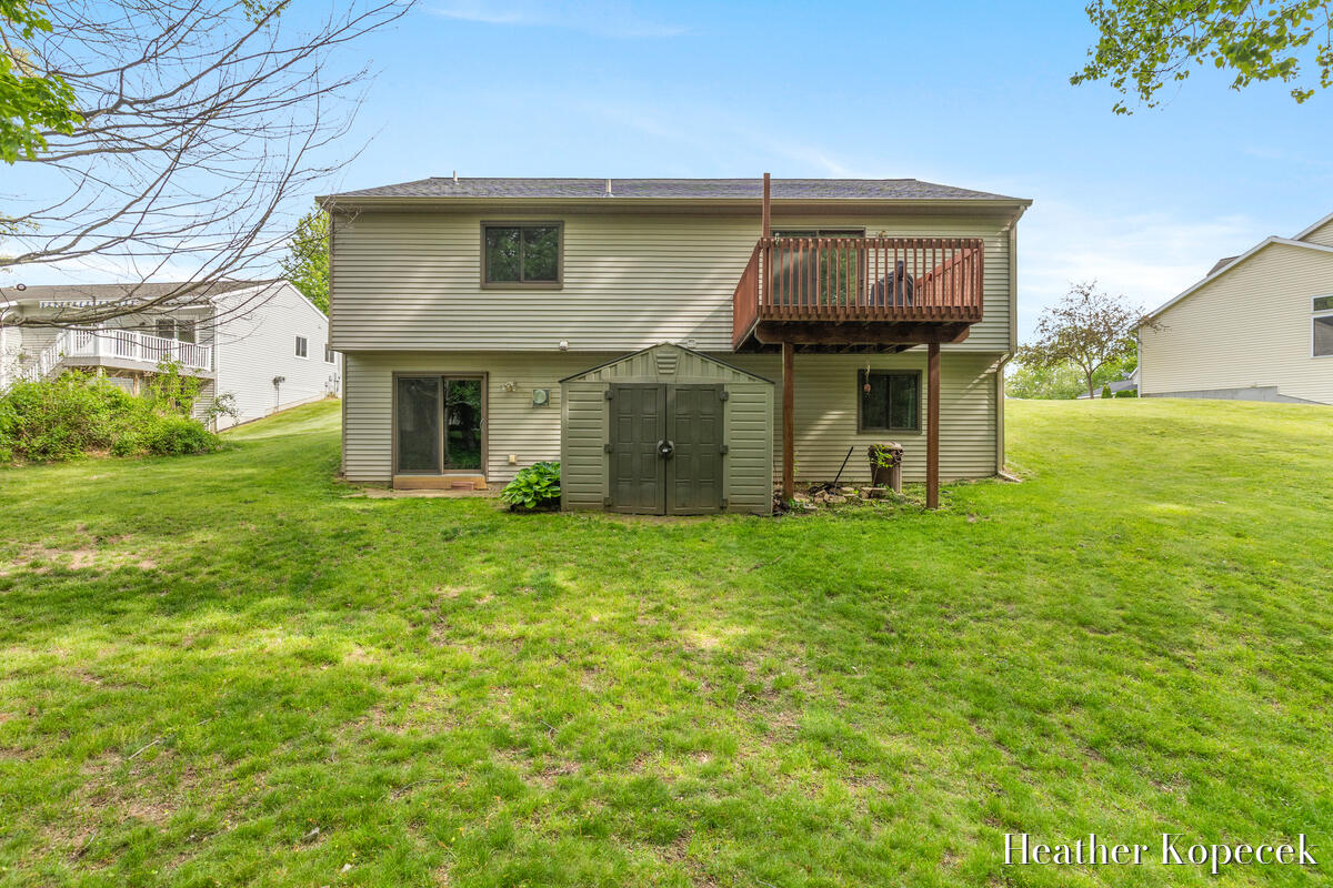 1663 Barnsley Court Southeast Lowell, MI 49331 - Photo 30 of 31 https___photoreal.io_wp-content_photorea
