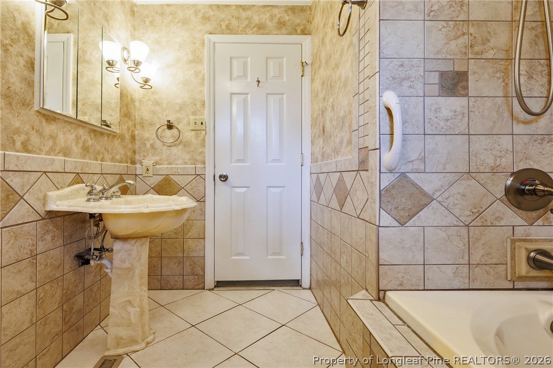 209 Old Farm Road Raeford, NC 28376 - Photo 28 of 31