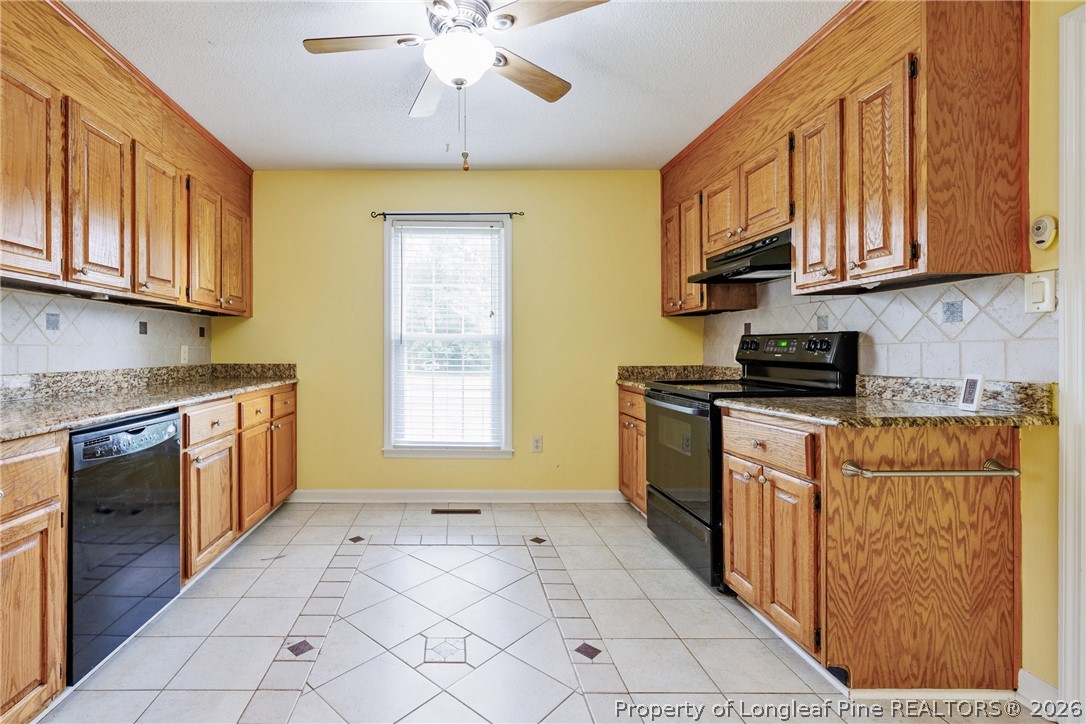 209 Old Farm Road Raeford, NC 28376 - Photo 9 of 31