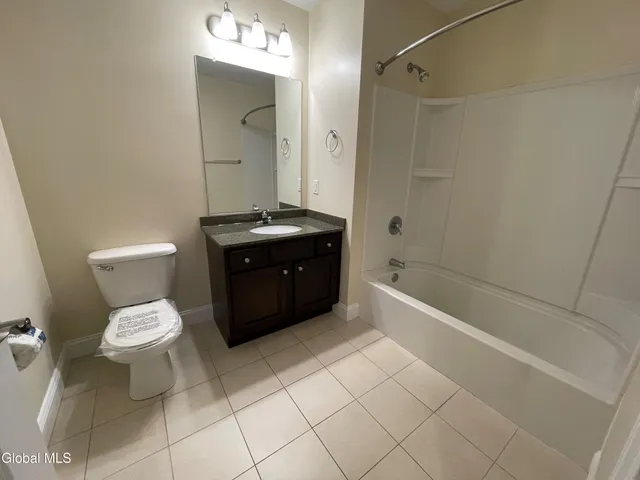 $1,725 | 74 Weibel Avenue, Unit 13SR202, Saratoga Springs, NY 12866