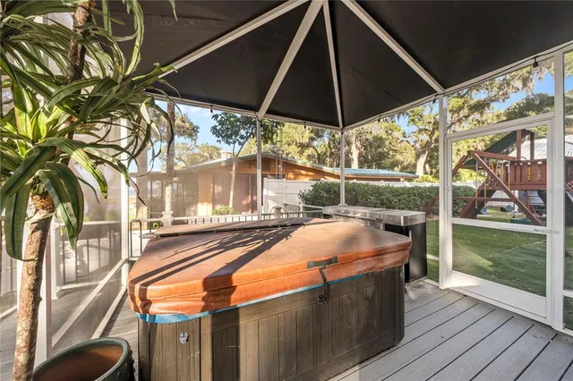 $849,900 | 15340 Southeast 140th Avenue Road, Weirsdale, FL 32195