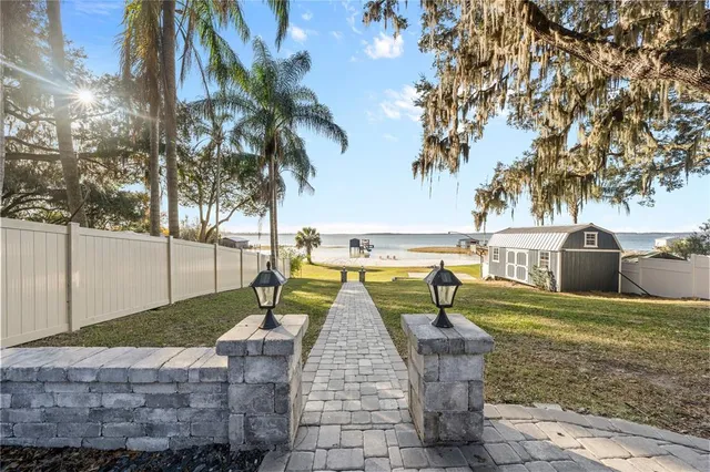 $849,900 | 15340 Southeast 140th Avenue Road, Weirsdale, FL 32195