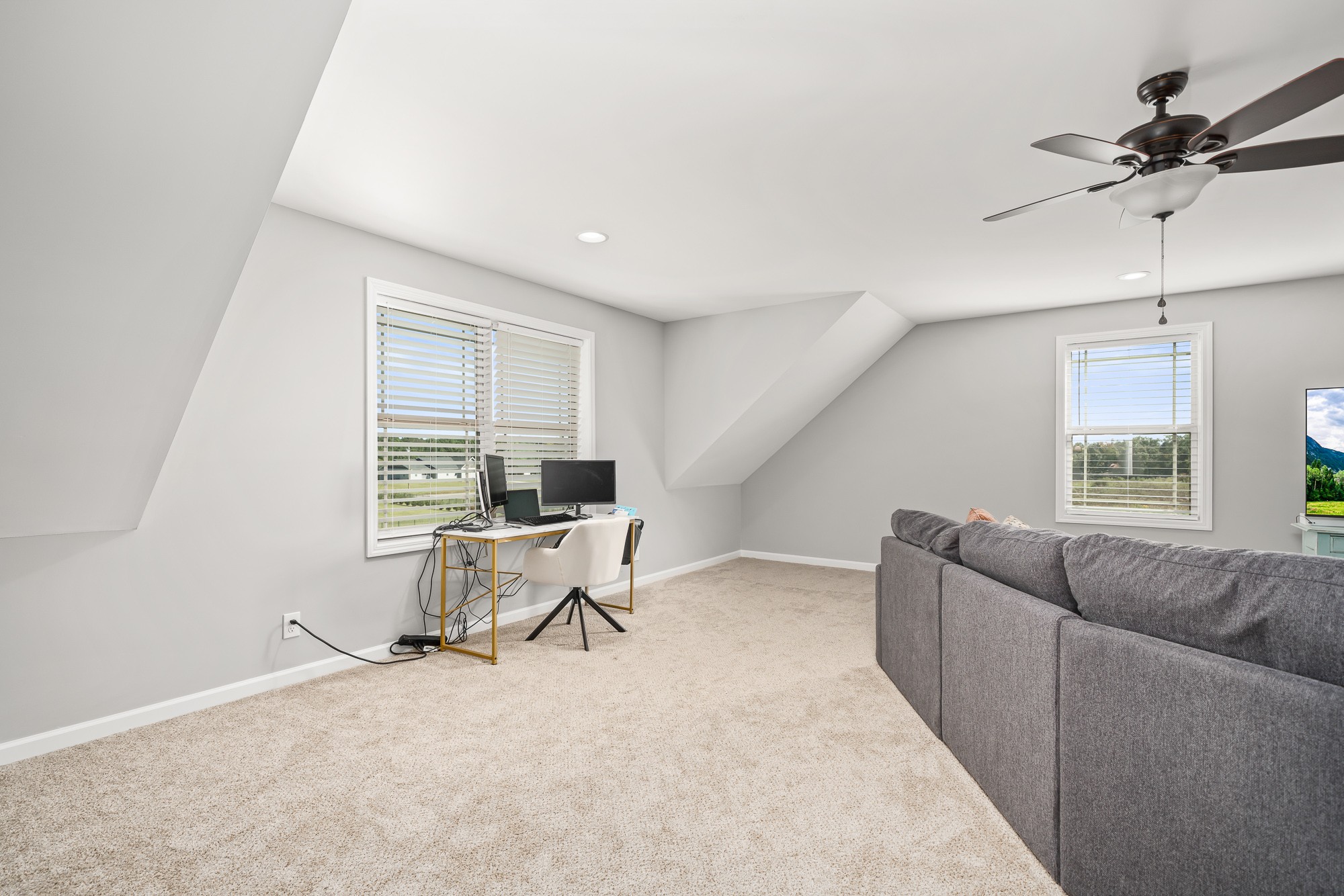 8606 Fredonia Road Manchester, TN 37355 - Photo 26 of 29 a living room with furniture and a window