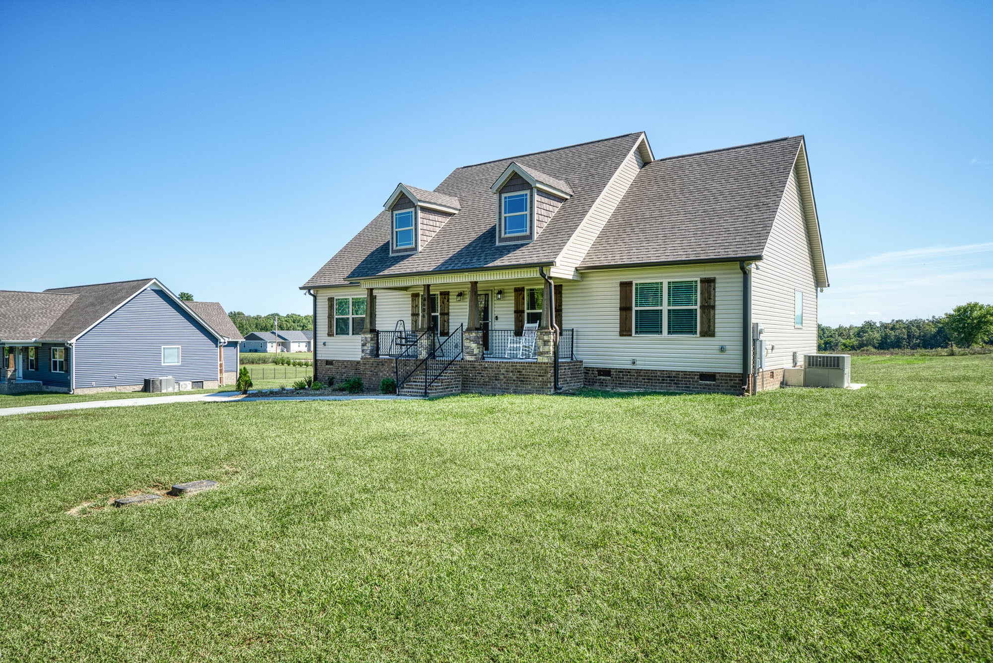 8606 Fredonia Road Manchester, TN 37355 - Photo 3 of 29 front view of a house with a yard