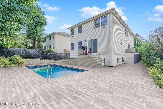 $1,269,000 | 7 Irene Lane | Tottenville