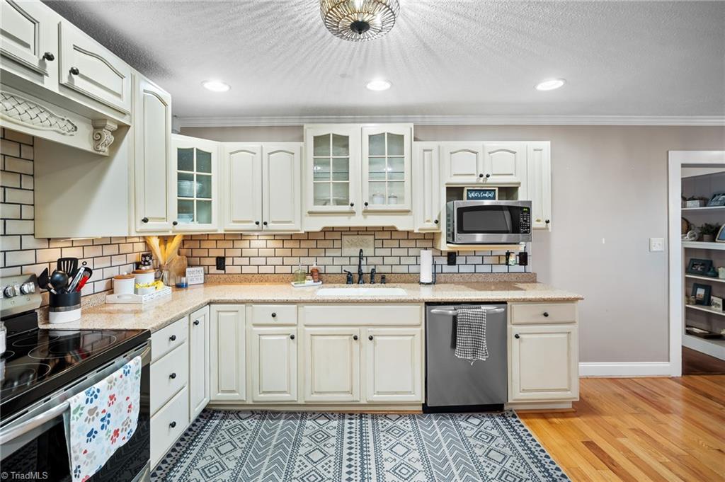 241 Arnold Road Lexington, NC 27295 - Photo 6 of 37
