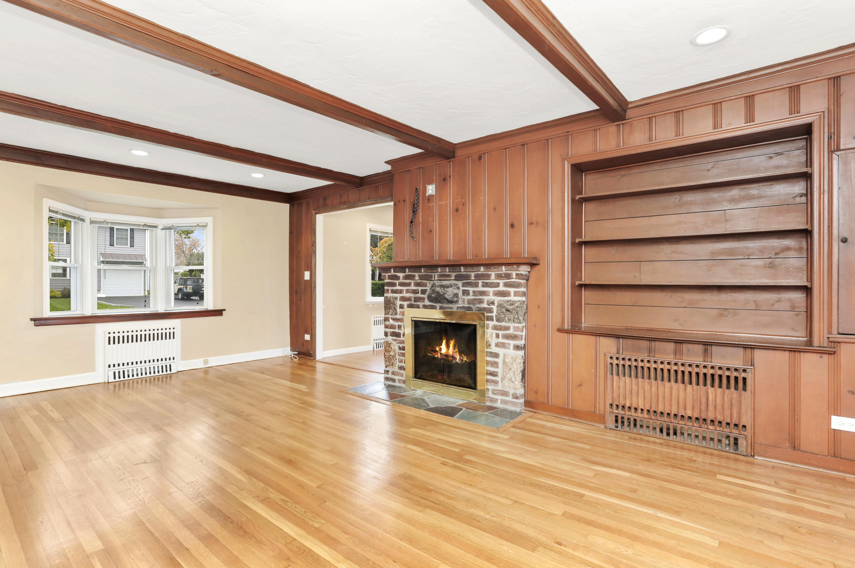 27 Maitland Road Stamford, CT 06906 - Photo 5 of 22 27 Maitland Rd Stamford CT-print-008-012