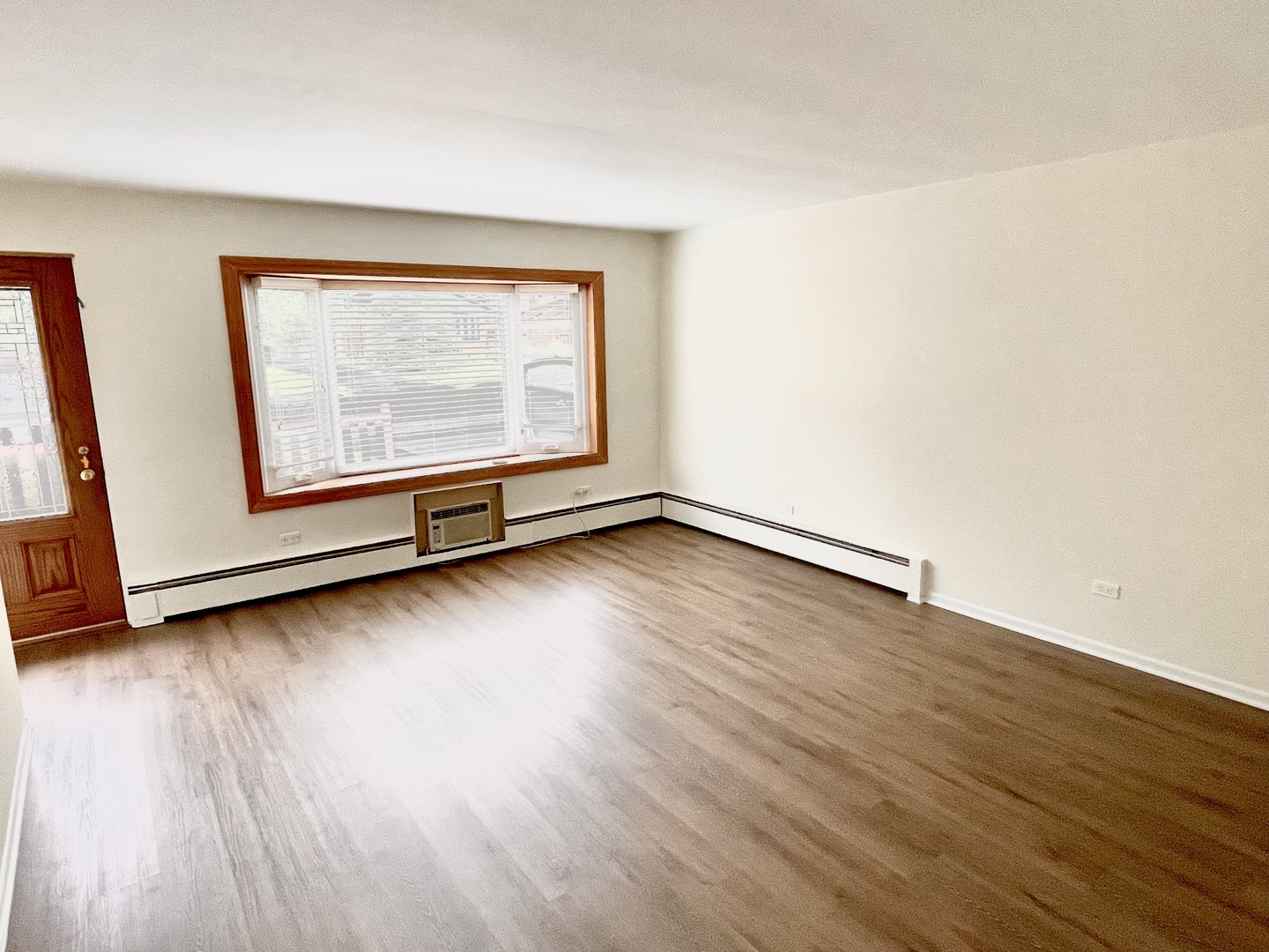 10539 Oak Avenue Chicago Ridge, IL 60415 - Photo 3 of 19