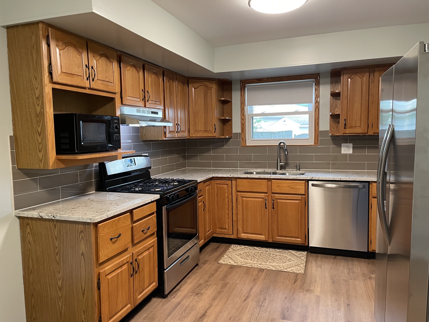 10539 Oak Avenue Chicago Ridge, IL 60415 - Photo 4 of 19