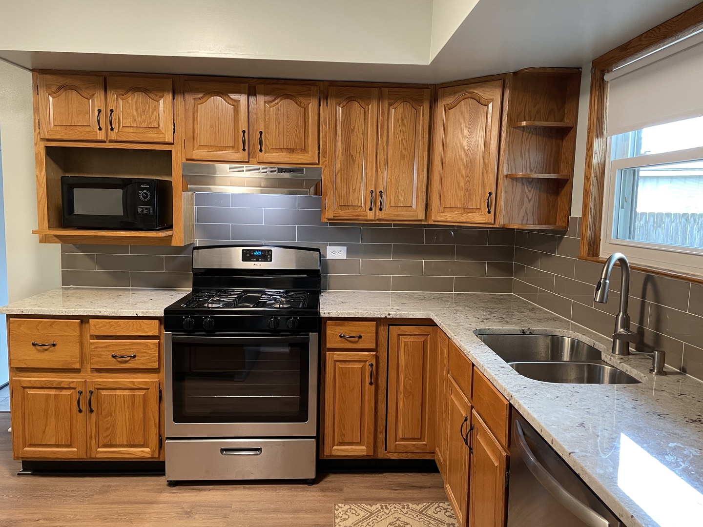 10539 Oak Avenue Chicago Ridge, IL 60415 - Photo 8 of 19