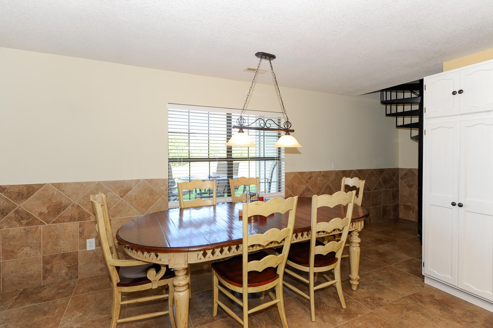 444 Disco Loop Road Friendsville, TN 37737 - Photo 14 of 40 Dining area in kitchen