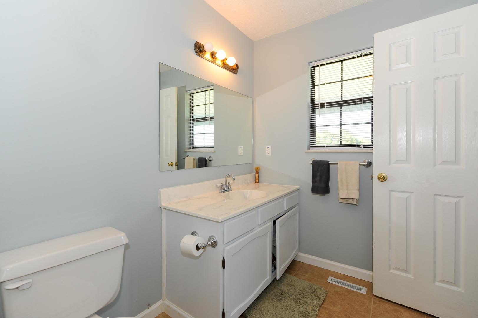 444 Disco Loop Road Friendsville, TN 37737 - Photo 23 of 40 Full bath in master bedroom