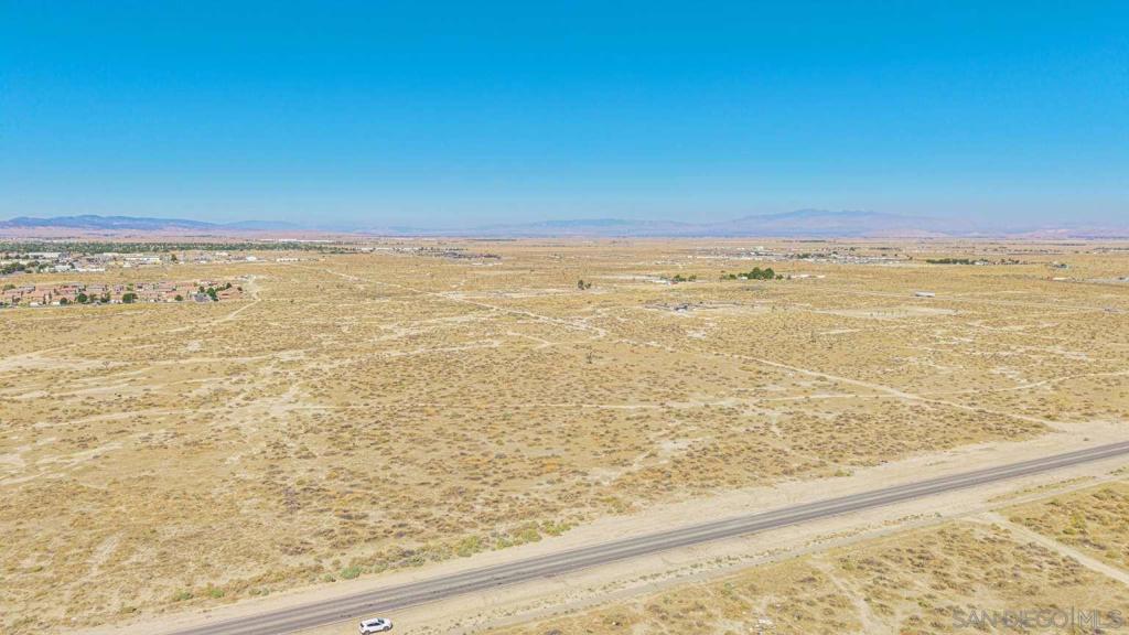 0 Challenger Way Lancaster, CA 93535 - Photo 7 of 43 a view of an ocean