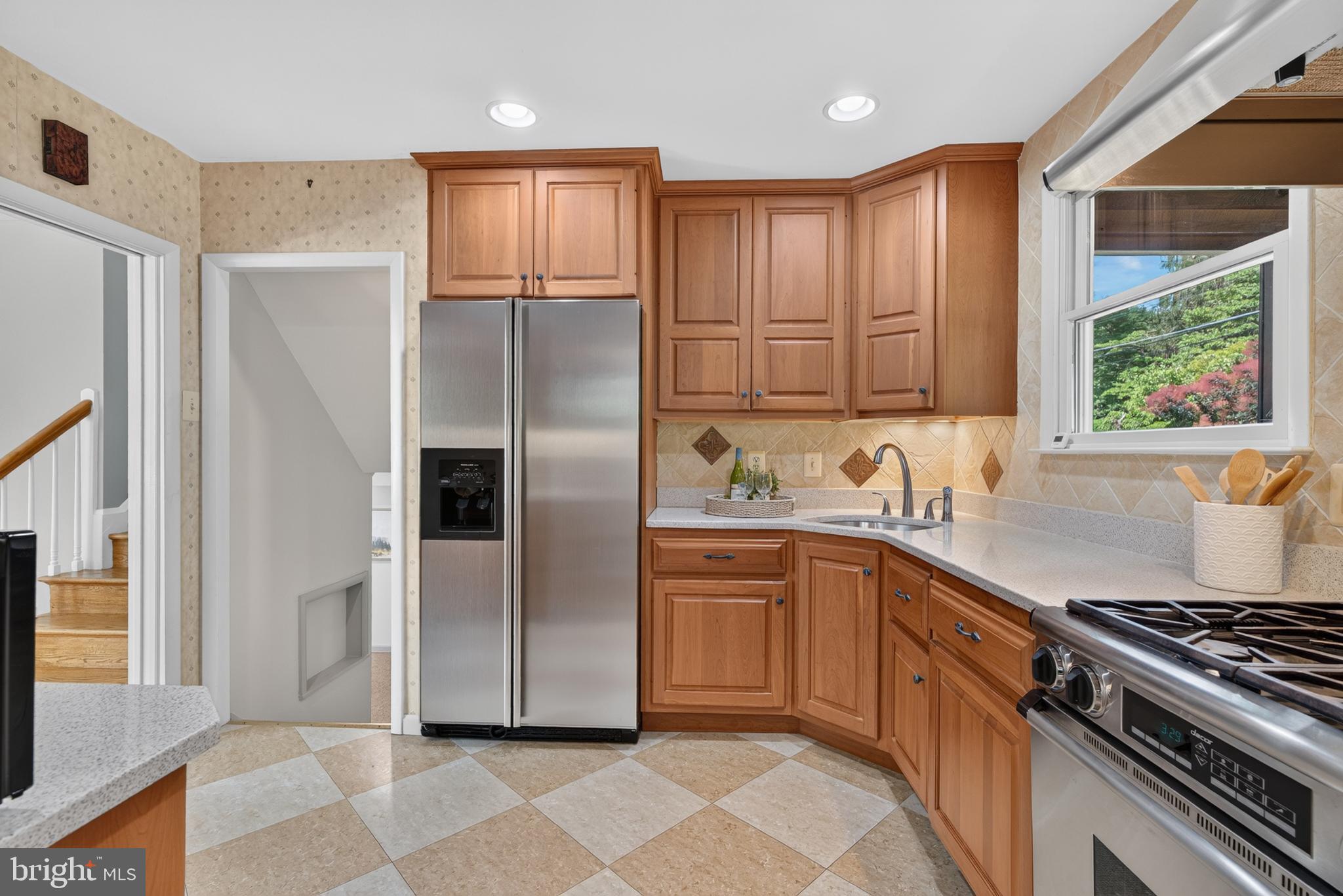 3 North Hilltop Road Baltimore, MD 21228 - Photo 9 of 34 Attractive kitchen