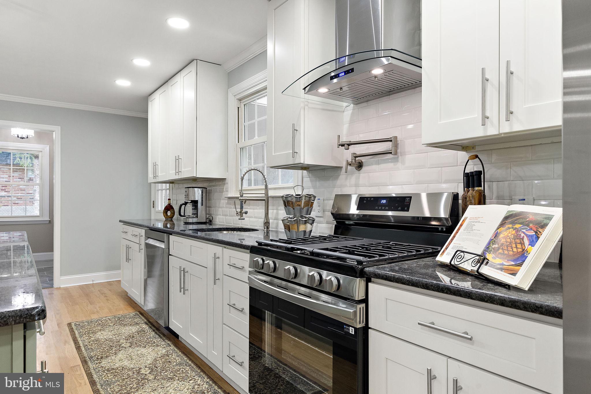 506 Cambridge Drive Newark, DE 19711 - Photo 4 of 44