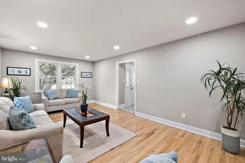 $589,900 | 506 Cambridge Drive, Newark, DE 19711