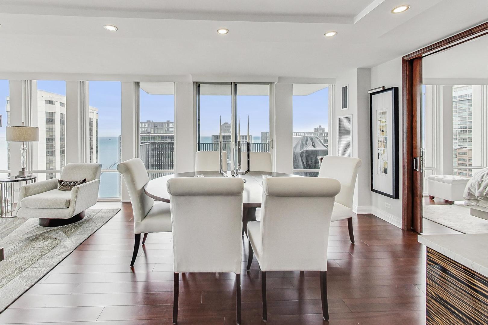 200 East Delaware Place, Unit 30C Chicago, IL 60611 - Photo 18 of 57