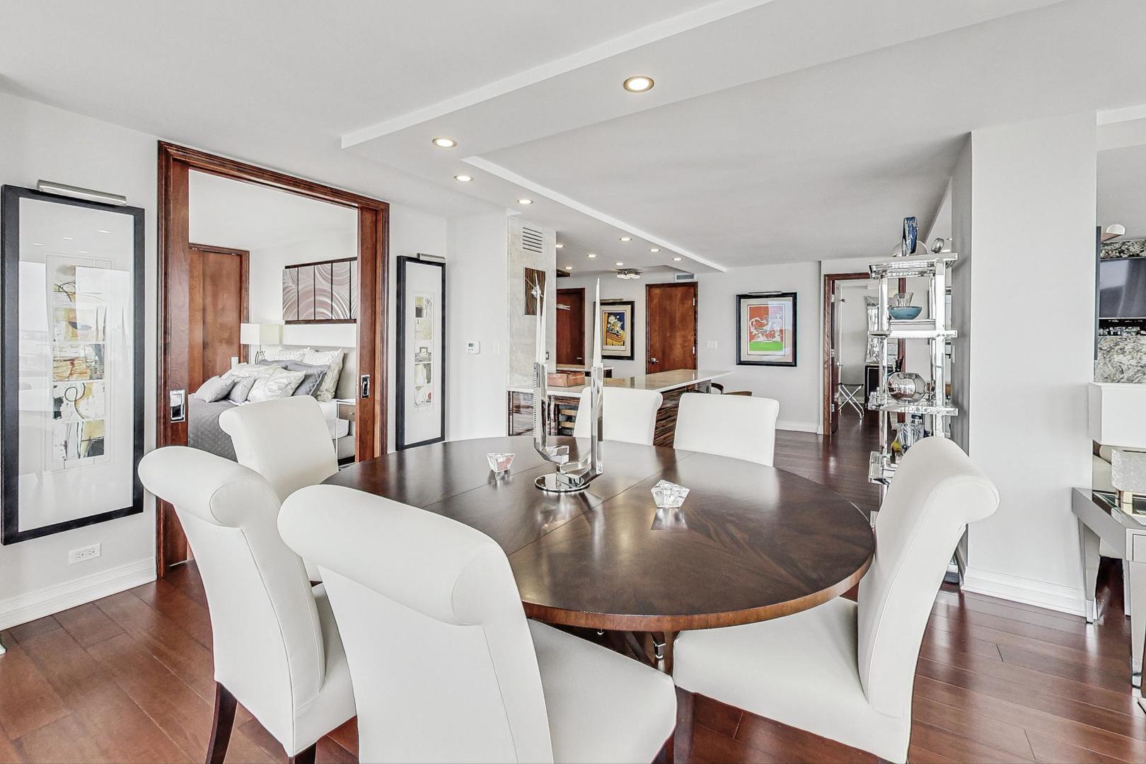 200 East Delaware Place, Unit 30C Chicago, IL 60611 - Photo 20 of 57