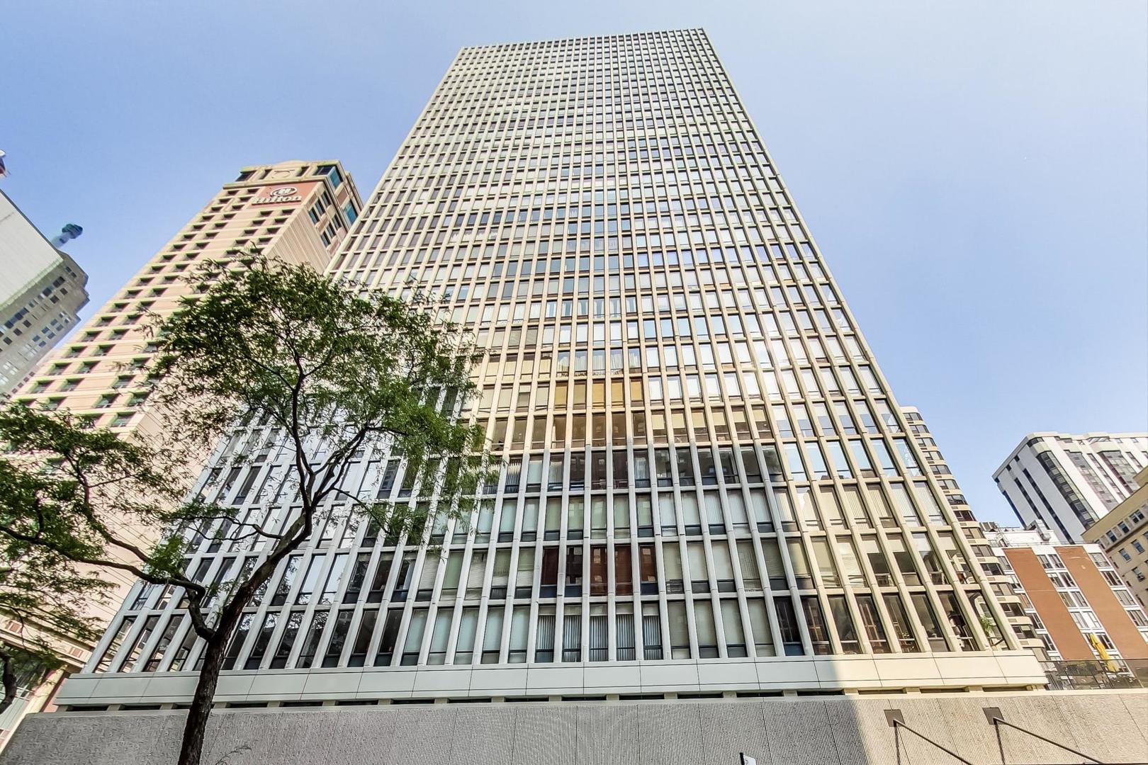 200 East Delaware Place, Unit 30C Chicago, IL 60611 - Photo 2 of 57