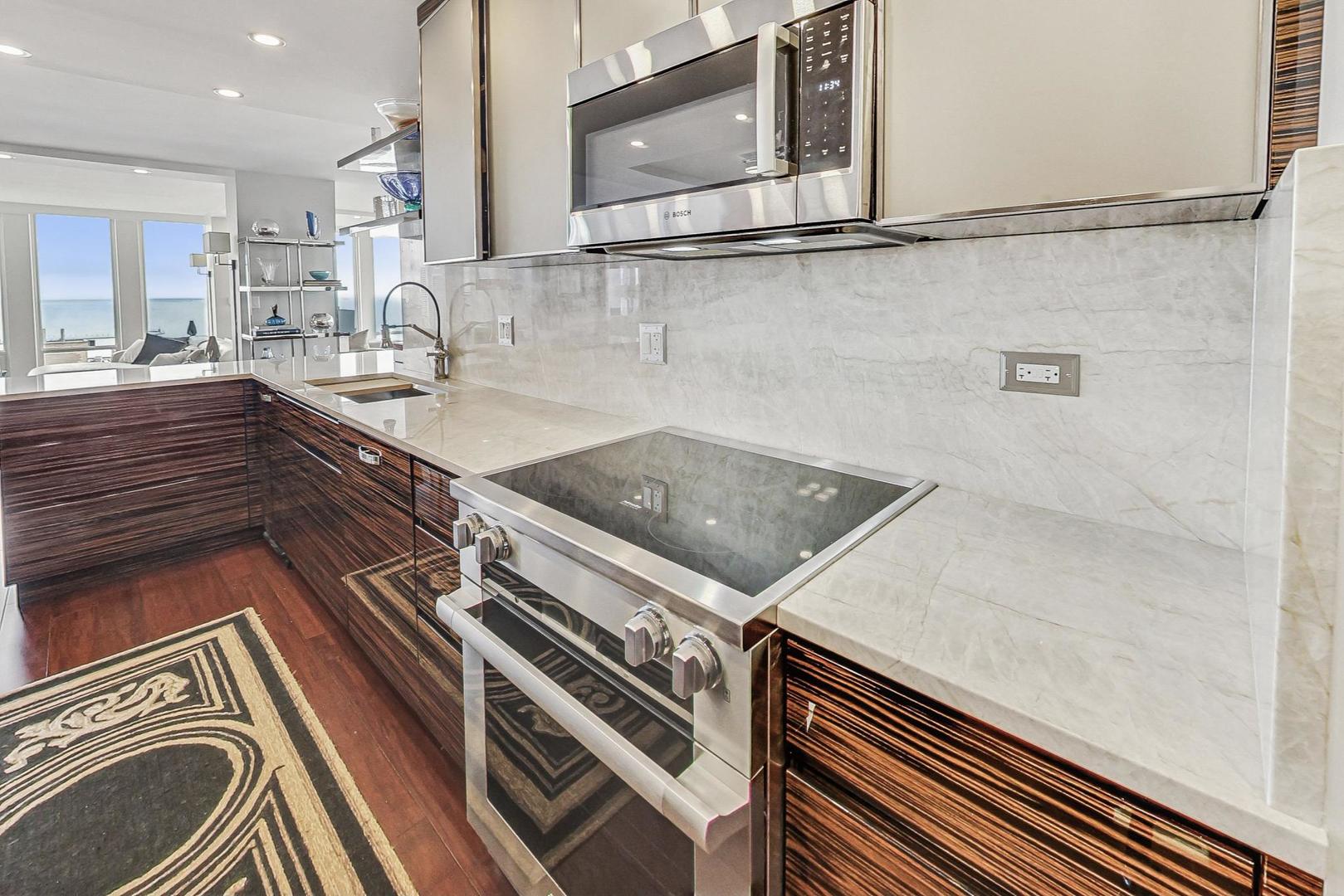 200 East Delaware Place, Unit 30C Chicago, IL 60611 - Photo 26 of 57