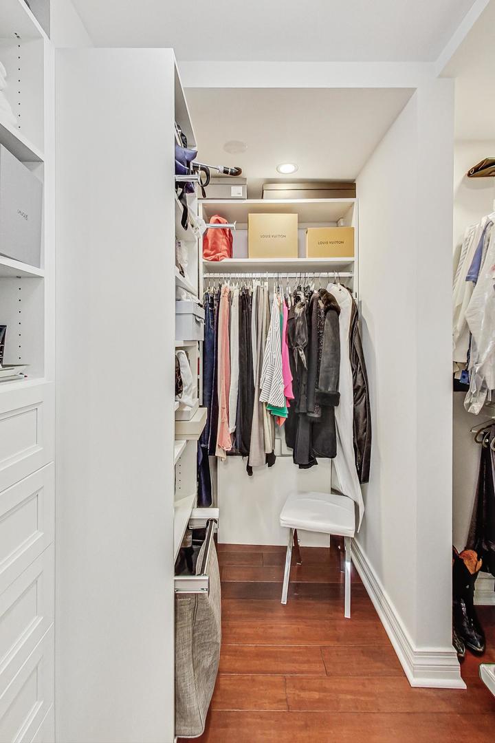 200 East Delaware Place, Unit 30C Chicago, IL 60611 - Photo 32 of 57