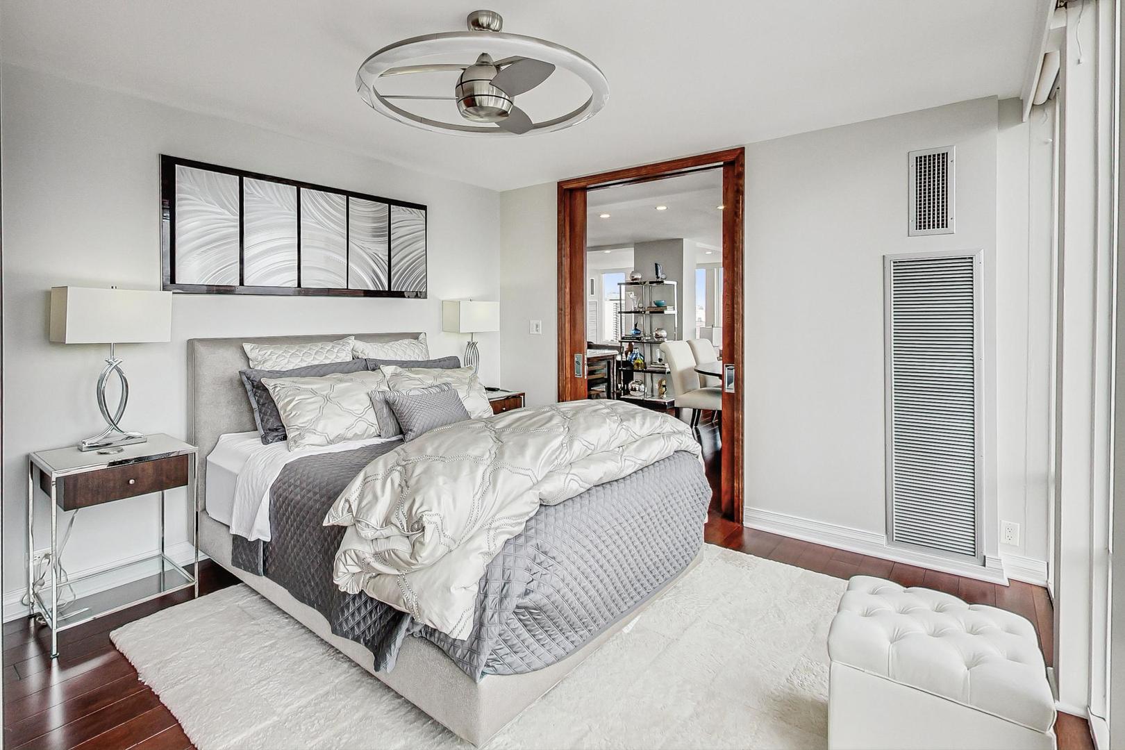 200 East Delaware Place, Unit 30C Chicago, IL 60611 - Photo 33 of 57