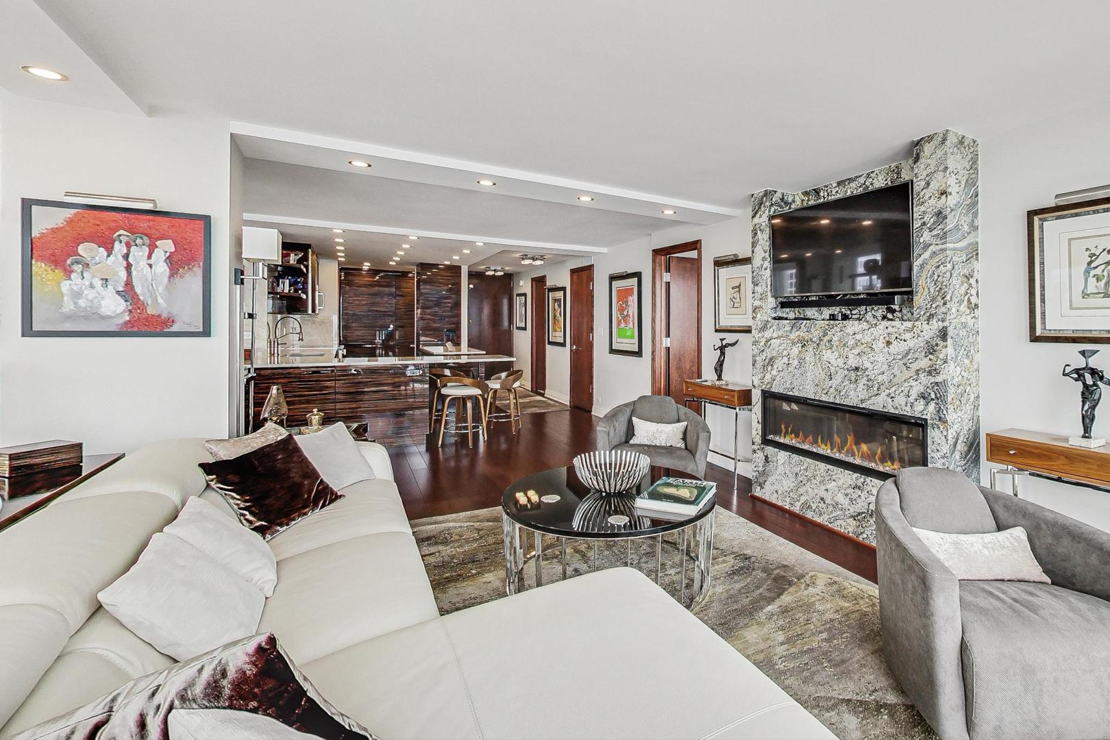 200 East Delaware Place, Unit 30C Chicago, IL 60611 - Photo 9 of 57