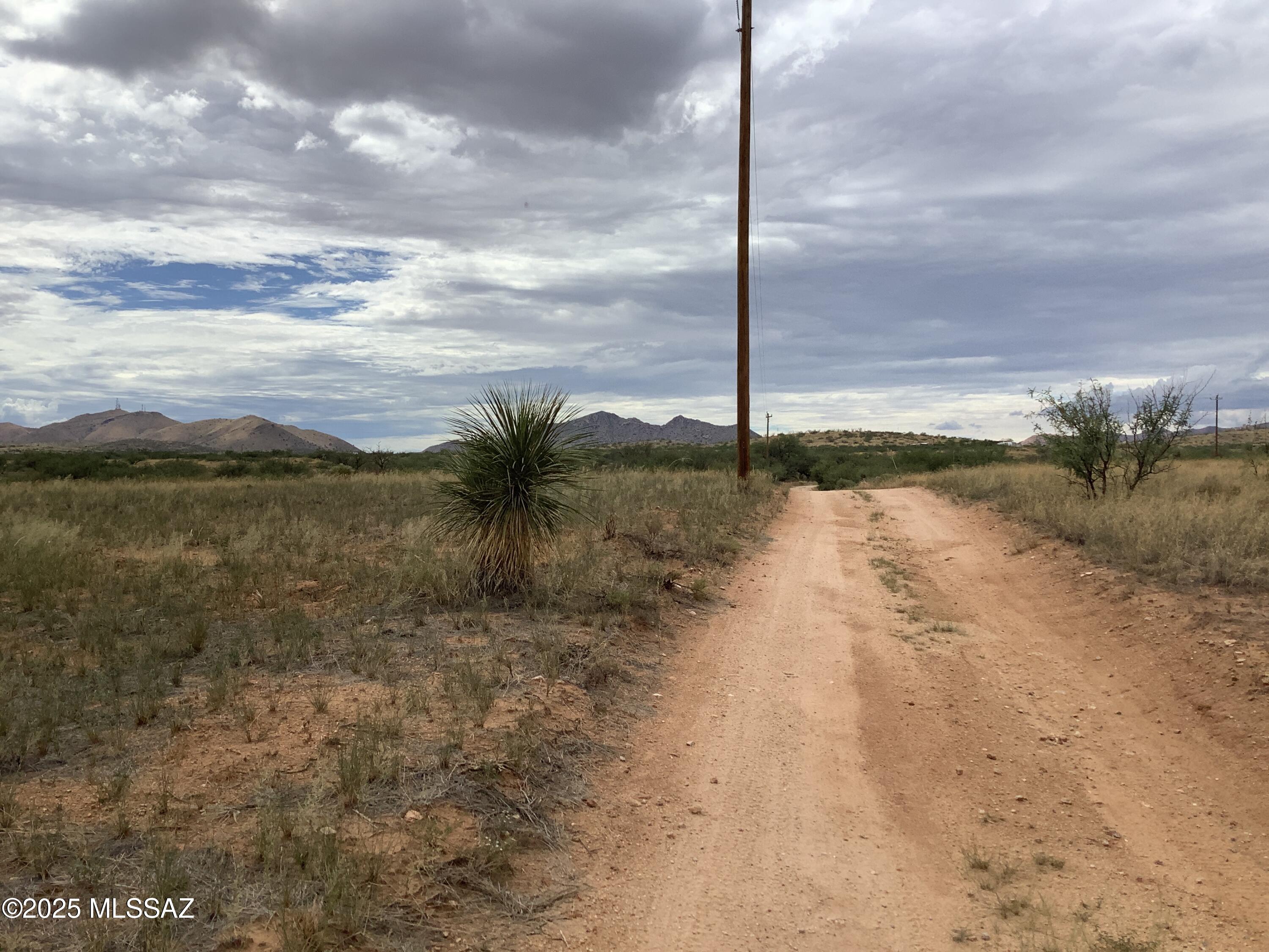 4.00-ac North Johnson Road Dragoon, AZ 85609 - Photo 18 of 31 Looking West on E Little Wing