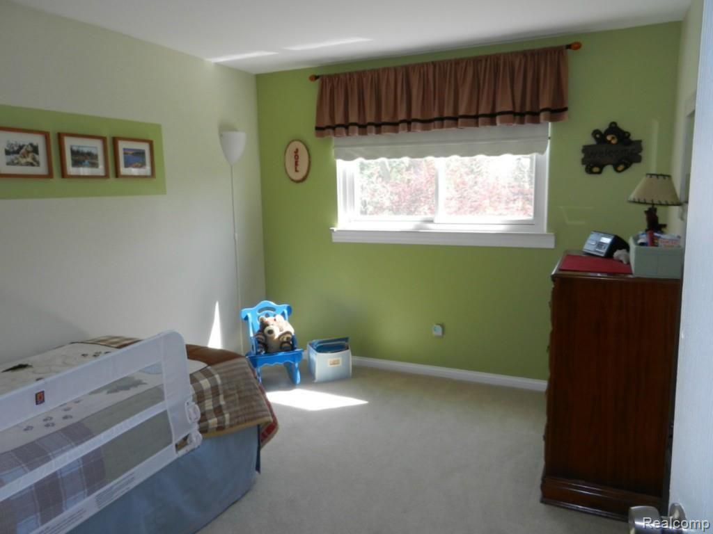 6442 Raintree Drive Canton, MI 48187 - Photo 13 of 17 DSCN1224.jpg