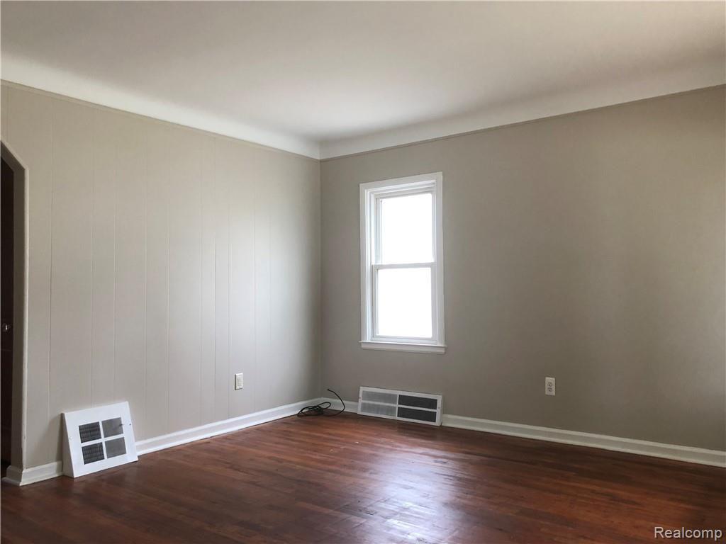 22845 Roxana Avenue Eastpointe, MI 48021 - Photo 6 of 24 Photo Sep 06, 11 22 08 AM.jpg