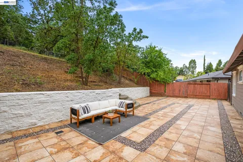 $1,695,000 | 11 Rudgear Drive, Walnut Creek, CA 94596