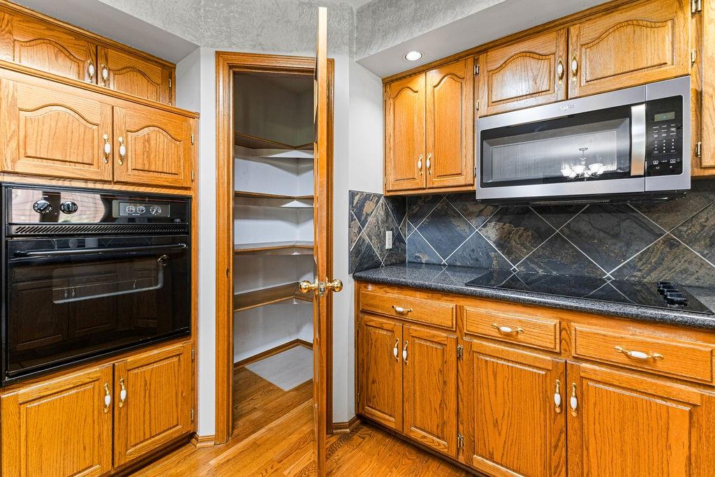 403 North Leonard Road St. Joseph, MO 64506 - Photo 17 of 63