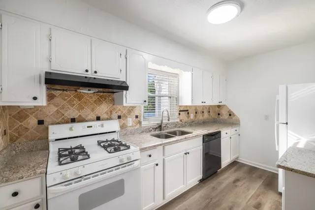 $2,300 | 1801 Crestridge Drive Southeast, Marietta, GA 30067