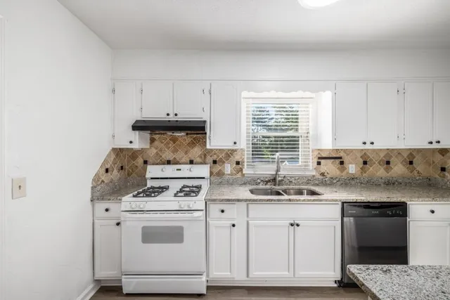 $2,300 | 1801 Crestridge Drive Southeast, Marietta, GA 30067