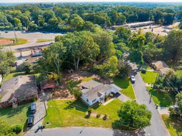 $2,300 | 1801 Crestridge Drive Southeast, Marietta, GA 30067