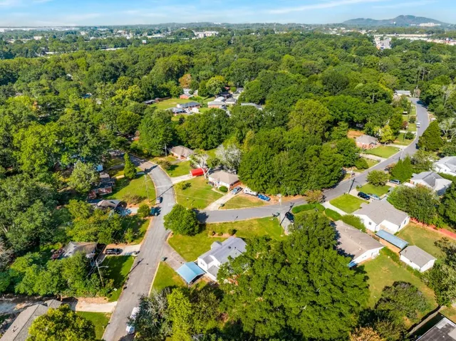 $2,300 | 1801 Crestridge Drive Southeast, Marietta, GA 30067