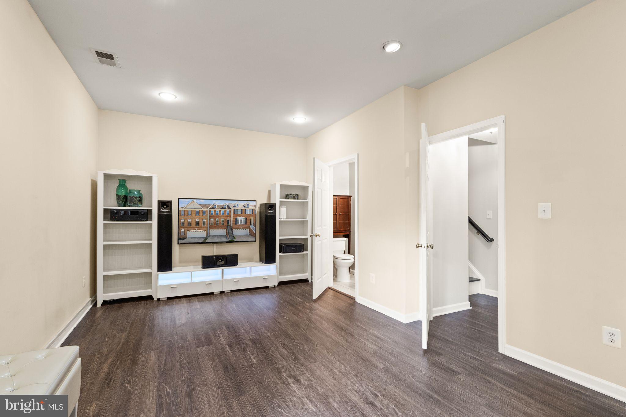 42711 Newcomer Terrace Chantilly, VA 20152 - Photo 35 of 57