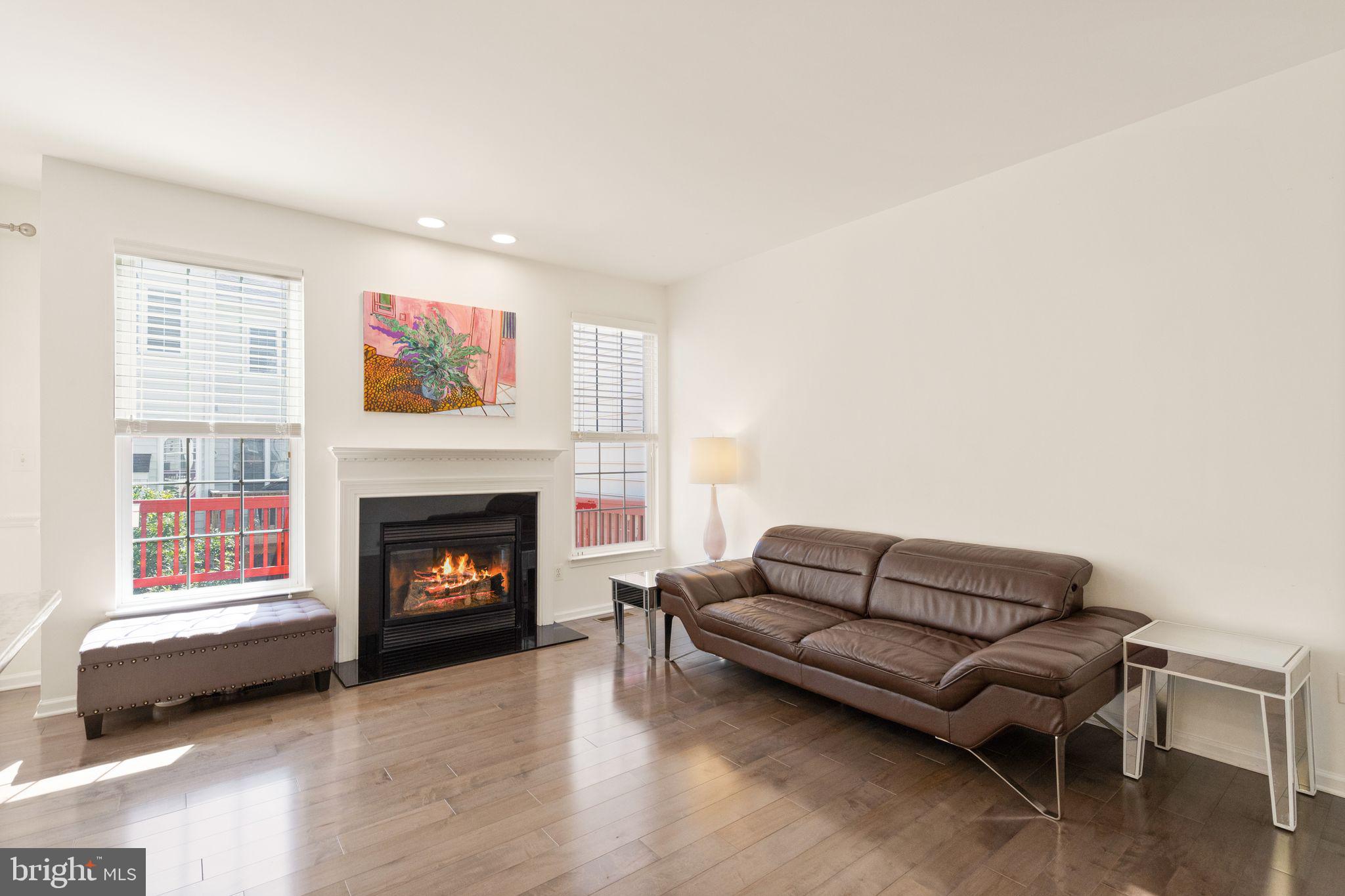 42711 Newcomer Terrace Chantilly, VA 20152 - Photo 8 of 57