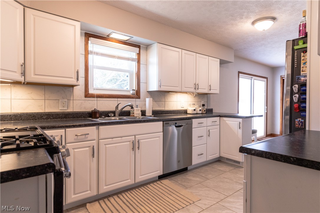 5601 3rd Avenue Vienna, WV 26105 - Photo 5 of 23 Updated kitchen