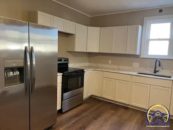 $130,000 | 803 Ellinwood Street, Osage City, KS 66523