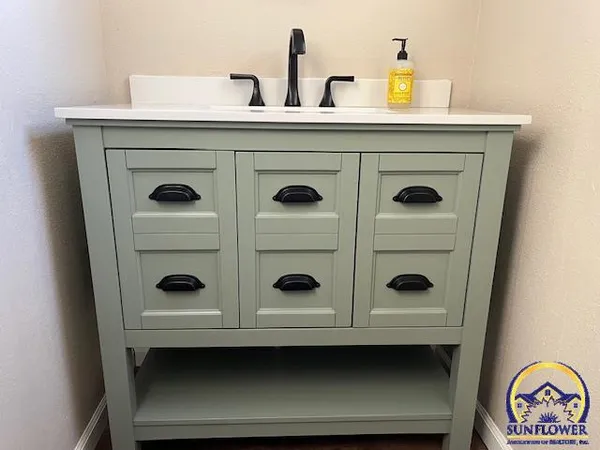 $130,000 | 803 Ellinwood Street, Osage City, KS 66523