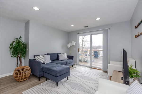 $409,900 | 422 Lake Shore Drive, Warwick, RI 02889