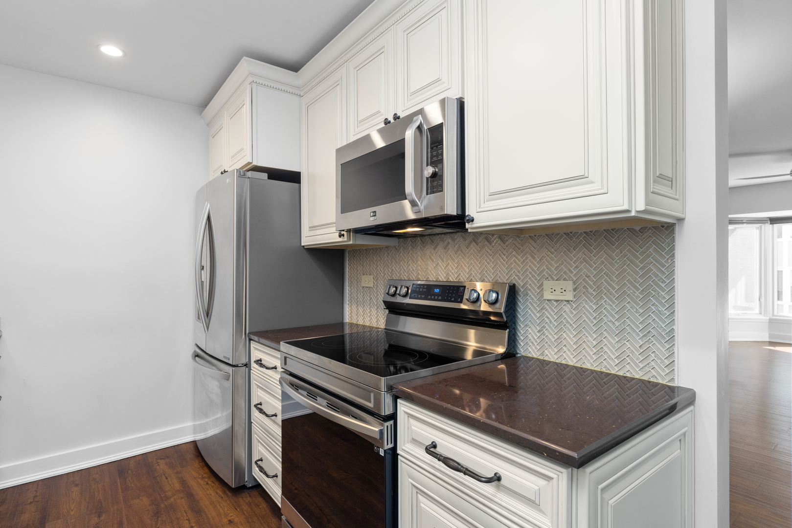 2300 Windsor Mall, Unit 2E Park Ridge, IL 60068 - Photo 11 of 27